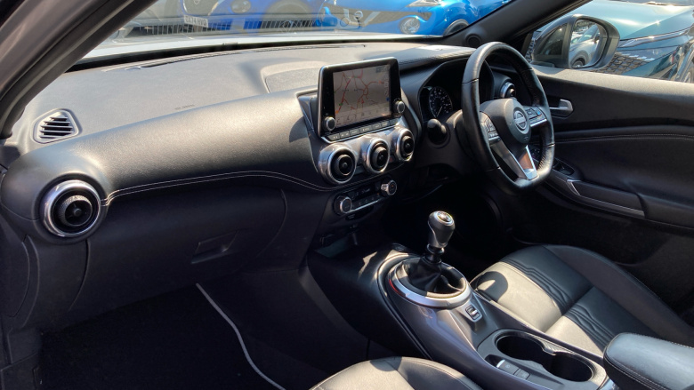 Nissan Juke 1.0 DiG-T 114 Tekna 5dr Petrol Hatchback